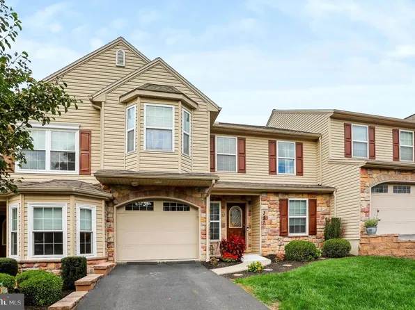 327 Weatherstone Dr, New Cumberland, PA 17070