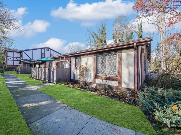 178 Skyline Drive, Coram, NY 11727