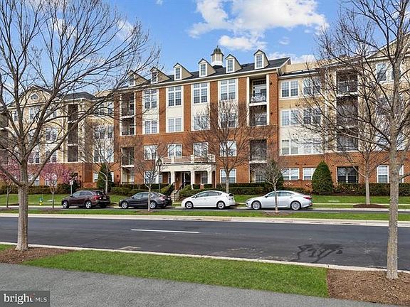 2nd image of 701 Fallsgrove Dr APT 405