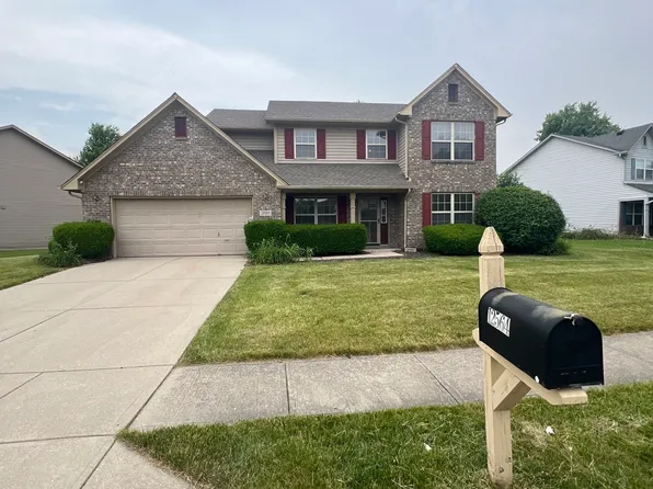 12564 Geist Cove Dr, Indianapolis, IN 46236