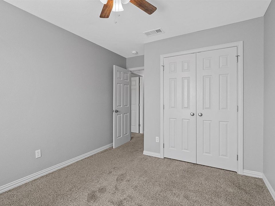 1st image of 527 E Ball St #525