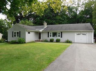 16 Old Farms Rd, Poughkeepsie, NY 12603