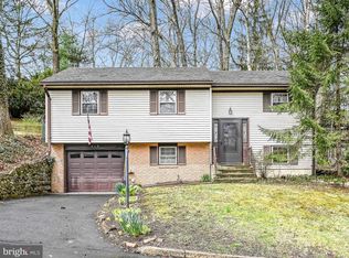 127 Forest Rd, Pottsville, PA 17901
