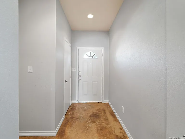 6410 Summit Oak #4 — Photo 2