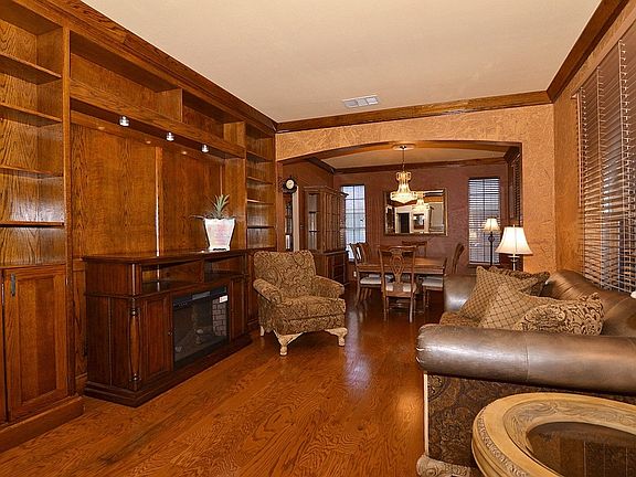 3rd image of 1117 Christopher Ln