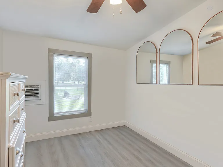 12552 Farmettes Rd — Photo 9