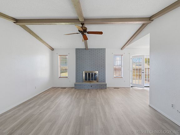 5th image of 3304 S Ash Ct