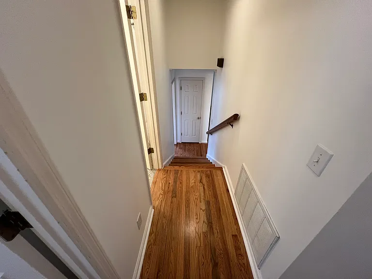 605 Regent Rd — Photo 30