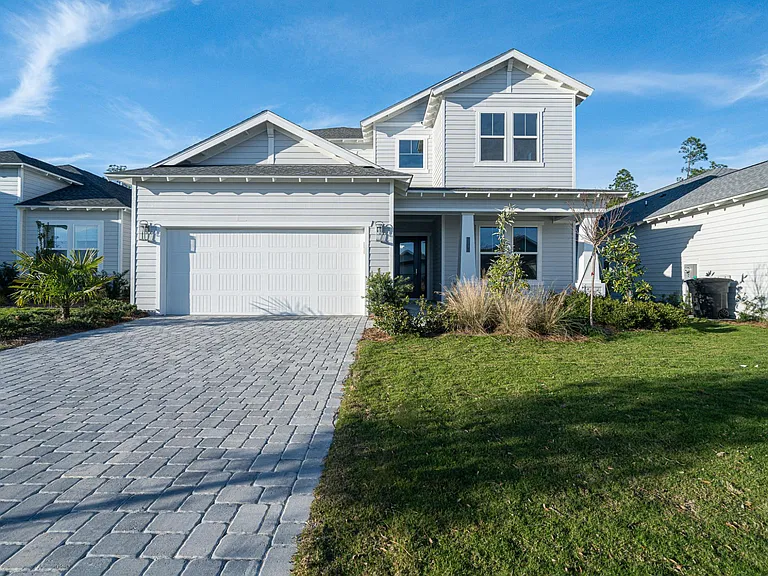 11 Anastasia Cir — Photo 3