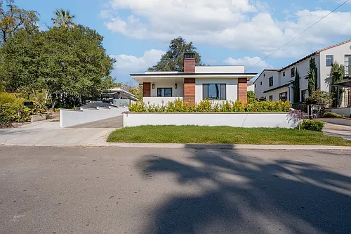 421 W Mariposa Ave Photo 1