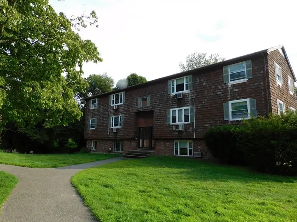 135 John A Dunn Memorial Dr APT 7, Rockland, MA 02370