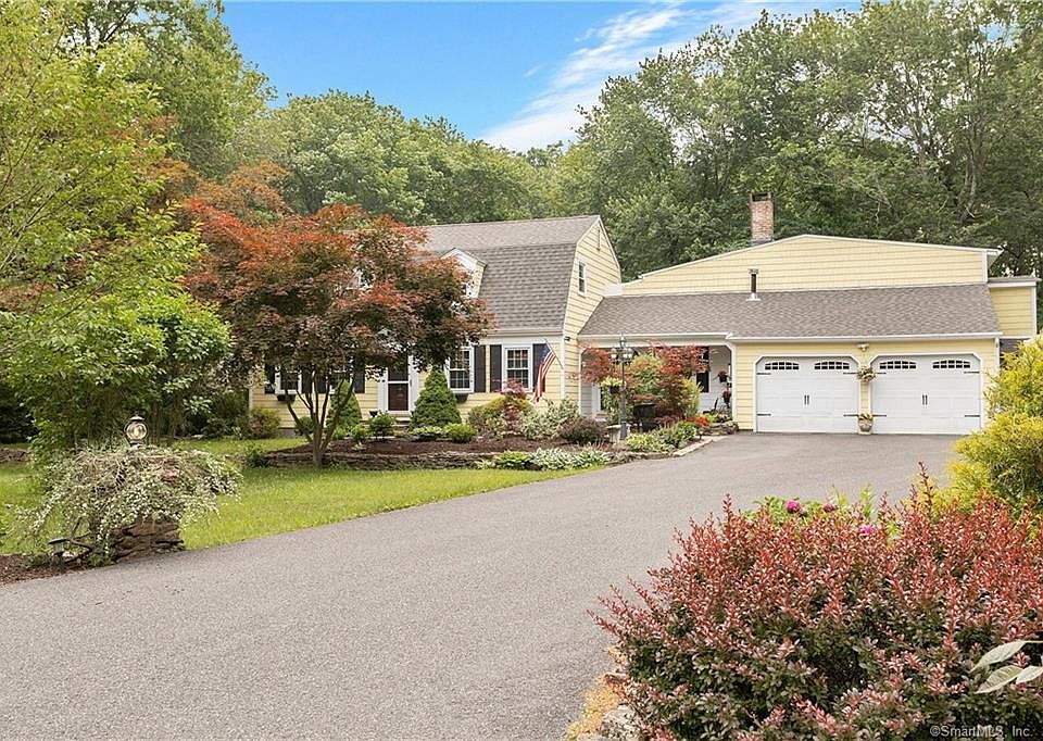 56 Blueberry Ln, Southbury, CT 06488 | Zillow