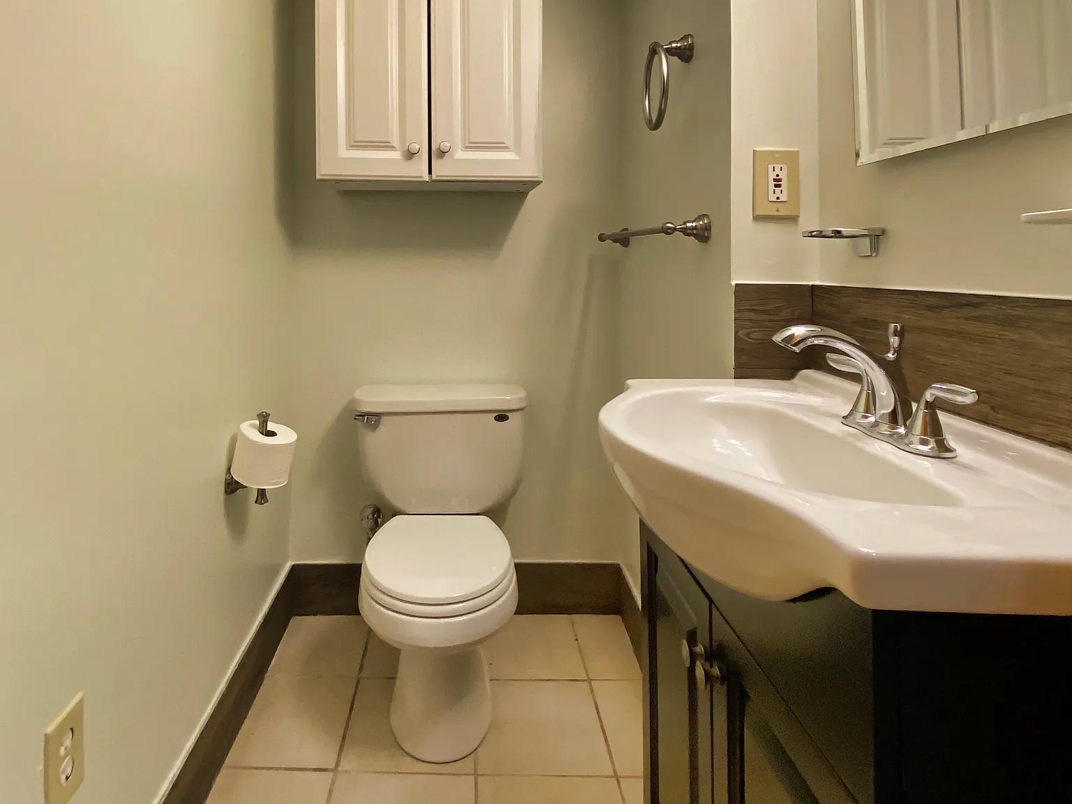 5 bed, 3.5 bath, 3050 sqft, $4,300 — Photo 3