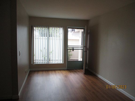 4th image of 1319 Hornblend St APT 3