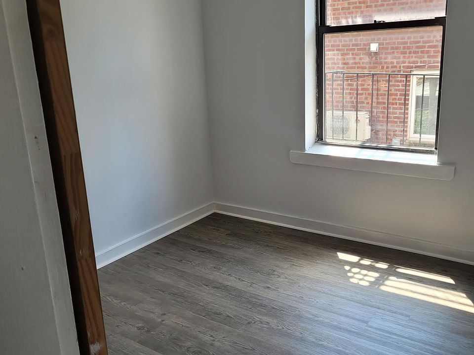 2nd image of 171 Bay 17th St #2B