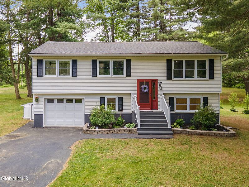 2nd image of 247 Pinewood Drive