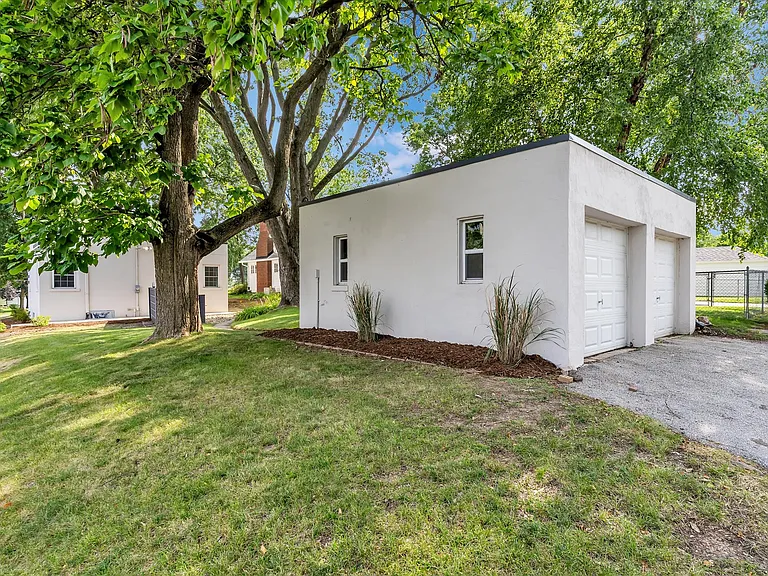 1708 Woodland Ave — Photo 4