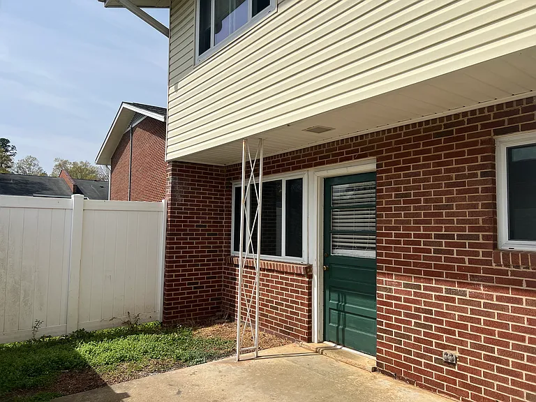 2343 Champion Ct — Photo 43