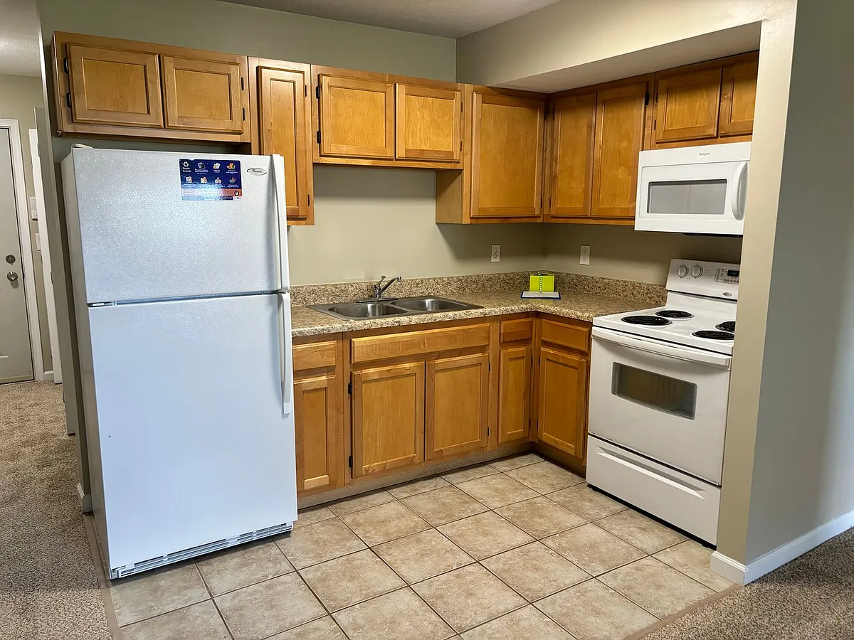 Building Photo - Lakepointe Apartment Homes