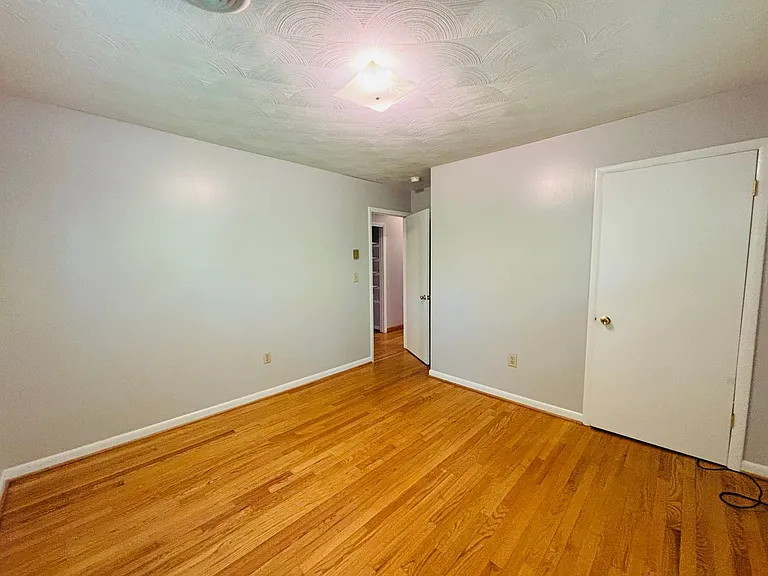 1105 Robin Rd — Photo 12