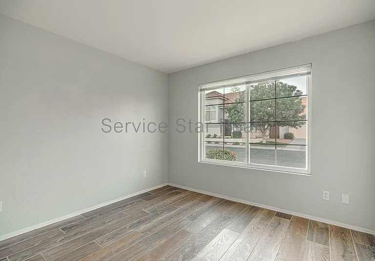 3801 E Orchid Ln — Photo 13
