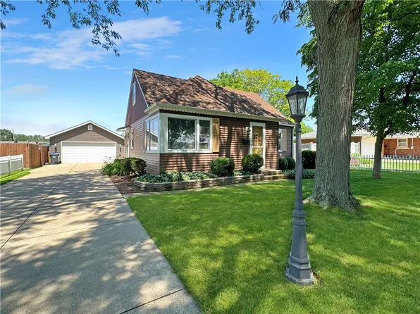 2918 W 24th St, Erie, PA 16506