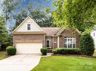 701 Clearbrook Rd, Matthews, NC 28105