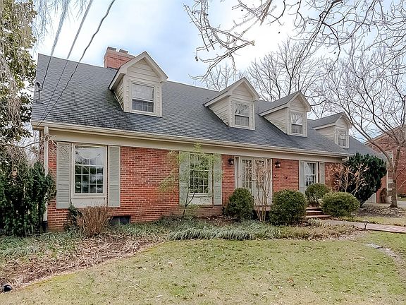 3rd image of 9 Tanglewood Dr
