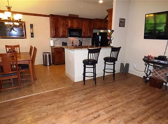 5th image of 505 Garvin St