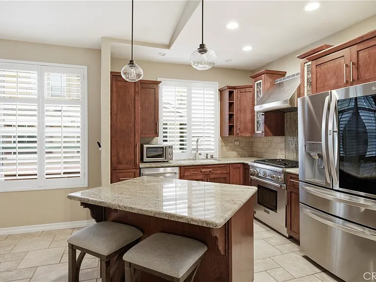 1059 S Positano Ave — Photo 7