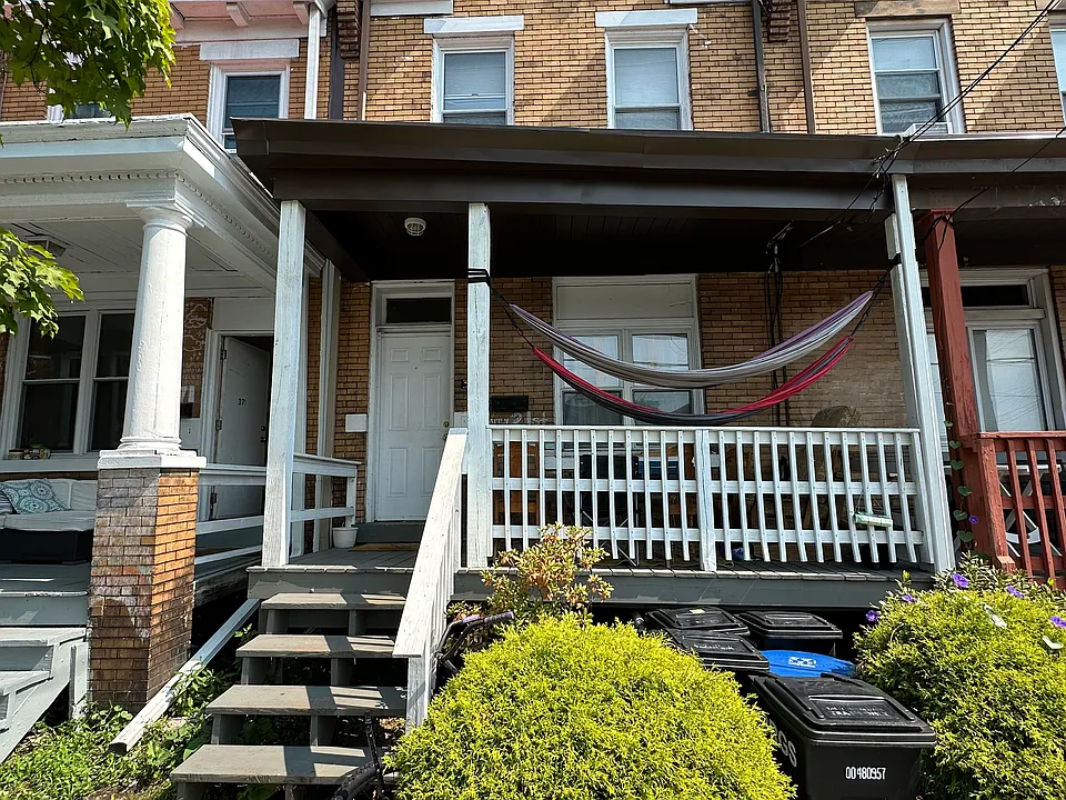 373 Semple St