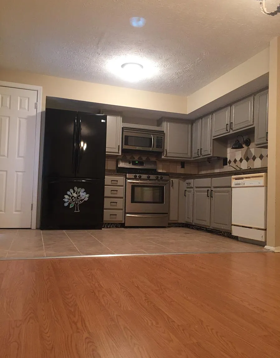 3 bed, 3.5 bath, 1800 sqft, $1,750 — Photo 2