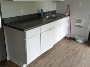 104 Tyler Court Rd APT B, Crewe, VA 23930