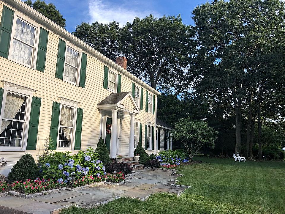 2nd image of 275 Flintlock Rd