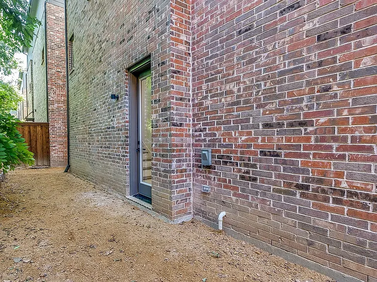 1552 Cosette Dr — Photo 17