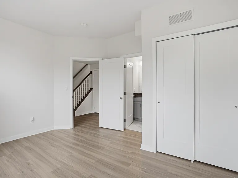 2893 Rayfield Ave — Photo 8