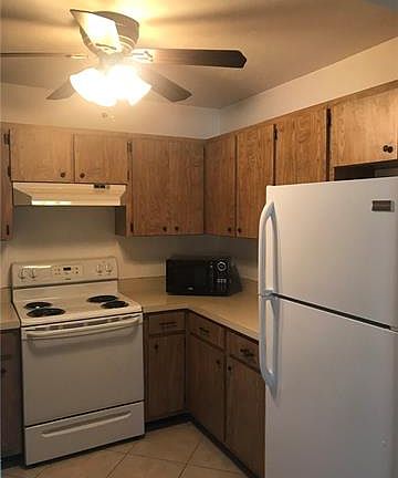 4th image of 1232 SE 8th St APT 4