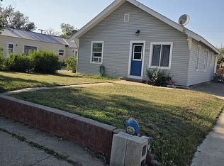 215 W 1st St S, Sunburst, MT 59482