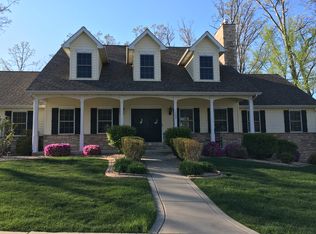 1060 Mary Ellen Dr, Crown Point, IN 46307