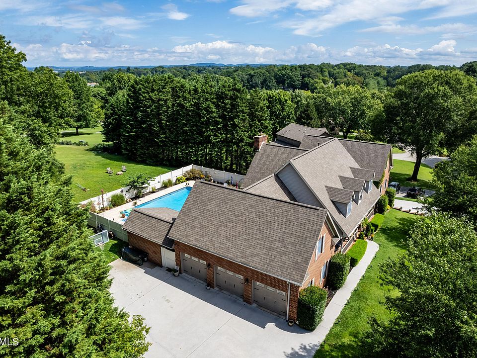1st image of 1105 Turnberry Ln