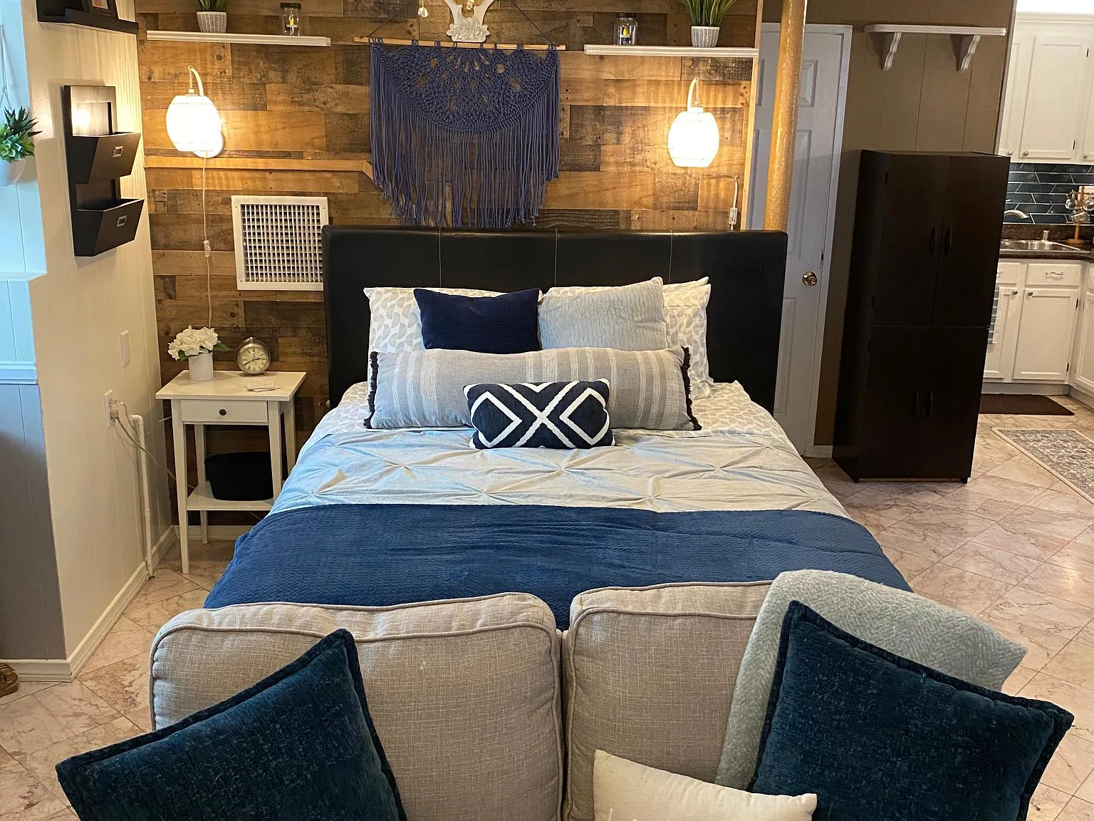 Studio, 500 sqft, $2,150 — Photo 4
