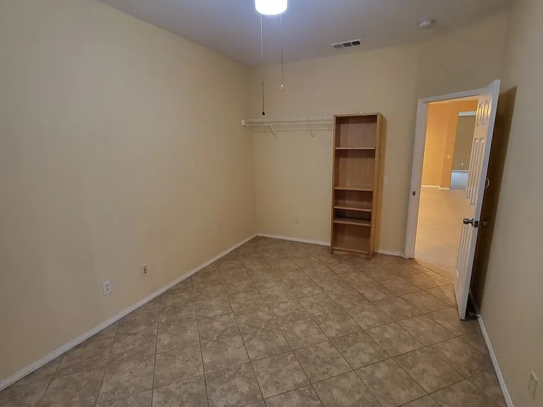 1873 Villines Ave — Photo 5