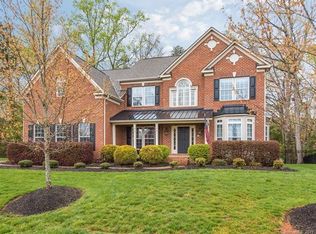 217 Squirrel Ln, Lake Wylie, SC 29710