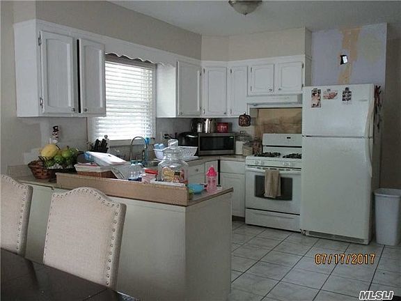5th image of 120 Irving Ave