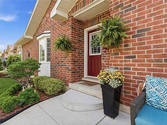 3rd image of 3965 Durban Ln