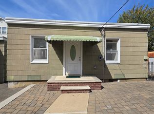 712-714 Warren St, Harrison, NJ 07029