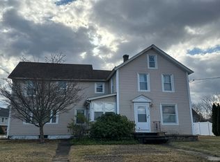 25 State St, Monson, MA 01057
