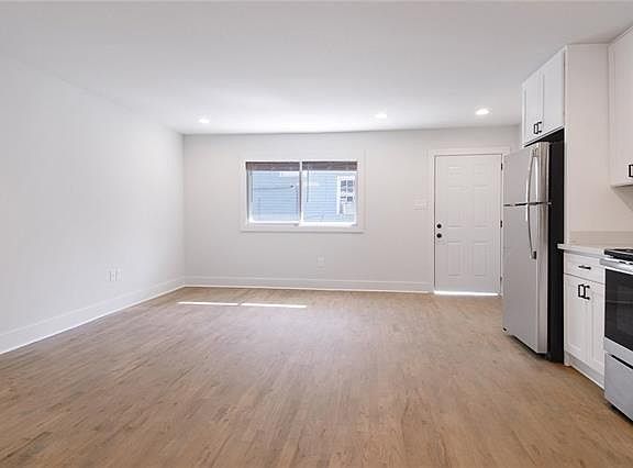 4th image of 1444 Josephine St