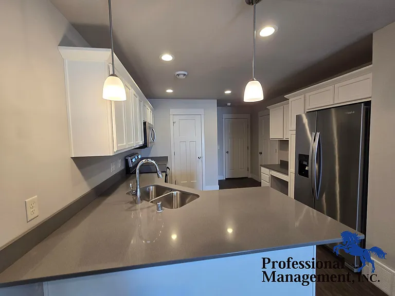 933 Kingston Ave — Photo 4