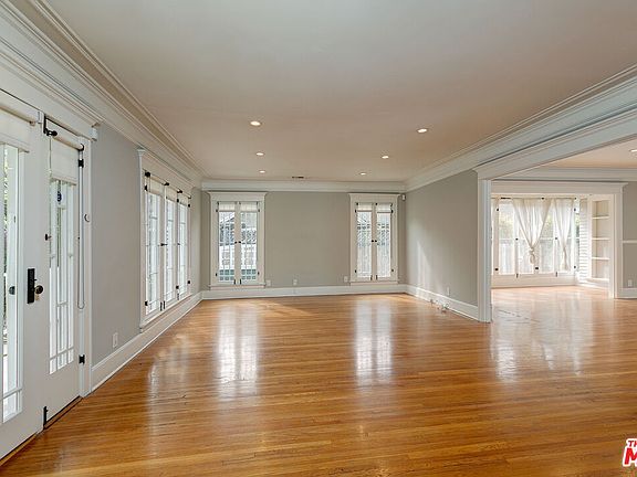 5th image of 1441 N Ogden Dr